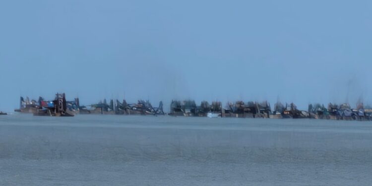 Masyarakat Pertanyakan Dugaan Aktivitas Tambang di Pantai Pasir Padi, Nama Oknum WA Mencuat